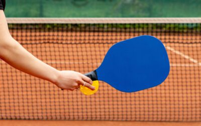 How long does a typical pickleball paddle last?